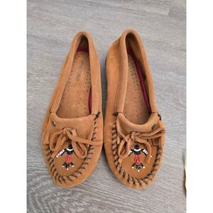 Minnetonka Thunderbird II Tan Suede Beaded Moccasin Flats 602TB Womens 9